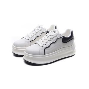 Chaussures de course de créateurs triples blancs noirs gris gris gris gris cuir en cuir en cuir bleu baskets