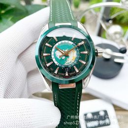 Designer Watchs mécaniques Omi Haima Series World Time Watch Super World Pattern 150 mètres Automatique Mécanique MONTRE MONTRE LORT LORT