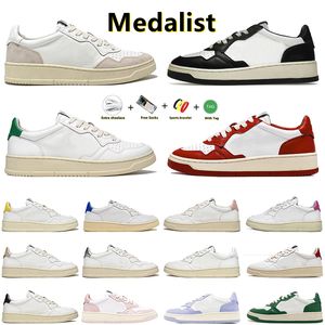 Designer Medaillewinnaar Sneakers schoenen Men Women Action Two-Tone Panda White Black Leather Suede Fuchsia Goudgroen Red Pink Yellow Yellow Low USA Outdoor Trainers 35-44