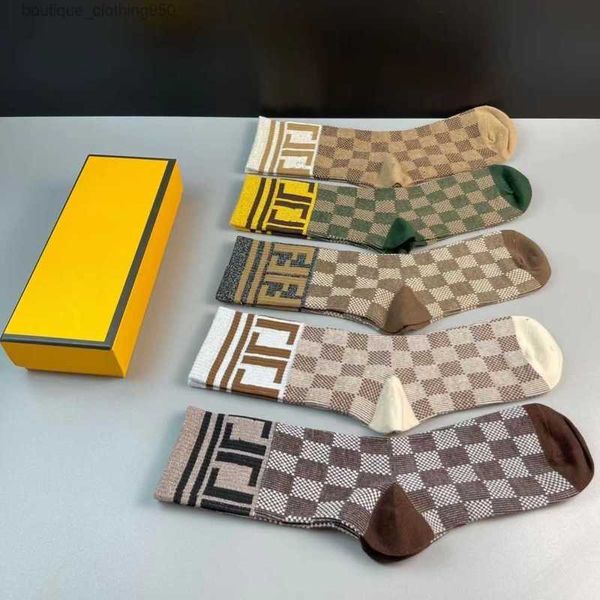 Designer hommes et femmes chaussettes rétro lettre impression marque mode haute qualité chaussette pour hommes automne hiver chaussettes en gros