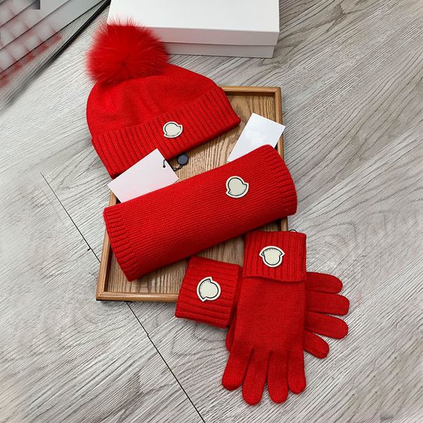 Diseñador hombres y mujeres sombreros de lana bufanda guantes conjunto de 3 piezas Fox bola sombrero bufandas mezcla de moda traje clásico sombrero deportes punto invierno