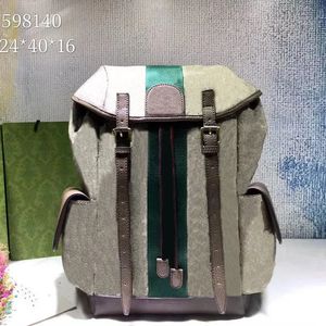 Hombres de diseño Mochila Letras de cuero Mochila Bolsos de hombro Bolsos unisex clásicos Mochila de metal Bolsillos múltiples bolsa de mensajero bolsa de montaña bolsa de viaje