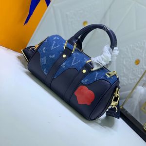 Designer herentas Keepall Nigo schoudertas Canvas lederen handtas Hoge kwaliteit designer handtassen Dames messenger Boston tas 2 kleuren Rood Liefdeteken Letter M81011