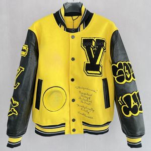 Giacca da baseball da uomo di design Giacca college di lusso Cappotto riflettente ricamato in pelle Casual Plus Size Lettera Giacca a vento Giallo Bianco Autunno Inverno Capispalla