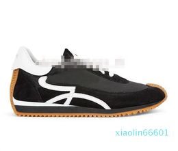 Diseñador de zapatos causales para hombres Zapatillas de deporte para correr Artículos de lujo High Rubber Low Top Lace Up Trainer