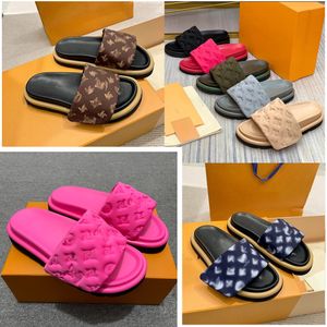 Designer Men Paren Pool Pillow Vrouwen Zomer platschoenen Mode Slippers Glides met sexy strand Black Sandals 47609