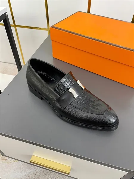 Designer Hommes Robe Chaussures Homme 2023 Printemps Automne Haute Qualité En Cuir Formelle Chaussures De Luxe Classique D'affaires De Mariage Groomsman Hommes Chaussures