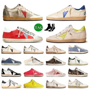 Designer Hommes Golden Sneakers Femmes 2024 Top Qualité Noir Blanc Gris Vintage Plateforme Cuir Sale Mocassins Formateurs Goode Grande Taille Luxurys Chaussures De Plein Air