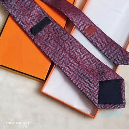 Designer-Krawatten für Herren. Modische Herren-Krawatte aus Seide, Jacquard, garngefärbt, Standard