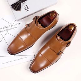 Designer Men Modèle Formal Classic Flat Robes Business Cuir Men's Men's Mands Party Chaussures 231122 717