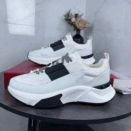 Designer Chaussures de sport pour hommes et femmes en cuir chaussures décontractées épissage couleur maillage tissu respirant chaussures papa tpu haute qualité avec taille de boîte à chaussures 35-46
