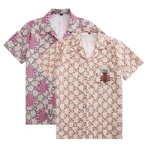 Camisas hawaianas con estampado de letras informales para hombre de diseñador Playa suelta junto al mar Todo con estilo callejero Tops de manga corta M-3XL