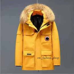 Diseñador de hombres abajo Parkas abrigo de invierno canadiense chaquetas gruesas y cálidas ropa de trabajo chaqueta al aire libre engrosada moda manteniendo vivo alto 853 812