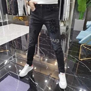 Designer Jeans pour hommes 2023 Marque tendance saisonnière pour l'industrie lourde Hot Diamond Impression Mode Élastique Slim Fit Polyvalent Pantalon Noir 1963