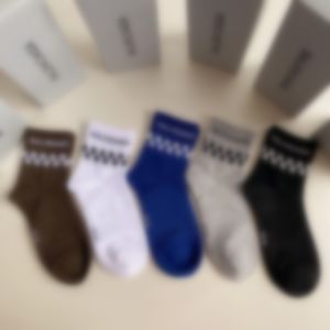 Chaussettes de luxe pour hommes et femmes, bas de styliste, chaussettes de mode, rues seniors, confortables, en coton, z2