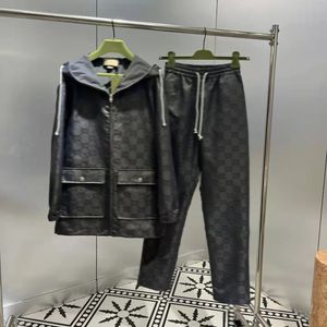 Diseñador de ropa deportiva para hombres Letras completas Logotipo Impresión Fabrics ecológicos Spring Autumn Men Women Improdas a prueba de agua Autor al aire libre Pantalias con cremallera