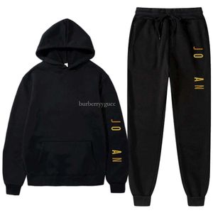 Designer Men's Tracksuit Caussal Vêtements Femmes Fits Sweats Sweet Sport Jogger Hooded Automne Wincm Wincn Pantalon Pantalon Sports Veste en molleton de survêtement