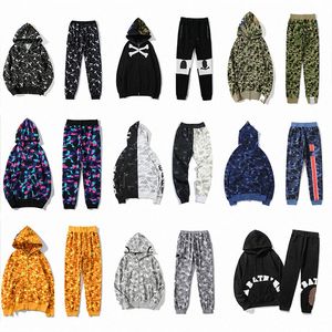 Designer Men TrackSuit Men sets de piste combinaison de survêtement de piste de piste sportive à sec lego camo camouflage multi-poche à sweat à capuche bleu vert glissière rouge hlipper h 75fv #