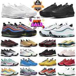 Designer Hommes Femmes 97 97s Chaussures de course Triple Noir Blanc Sean Wotherspoon Bright Citron Halloween Gym Rouge Néon Bonne journée UCLA Bruins Baskets d'entraînement pour hommes