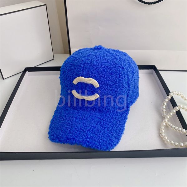 Designer Hommes Femmes Chapeau de balle Sun Prévenir Bonnet Chapeaux ajustés Vêtements de plein air Couple polyvalent Casquette de baseball en laine d'agneau 12 couleurs Casquettes