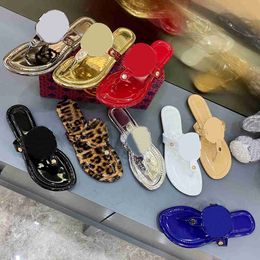 Diseñador hombres mujeres zapatillas cuero slip brocado espiga lujo verano zapatillas planas moda playa sandalias zapatos casuales fiesta al aire libre sin marco35-43