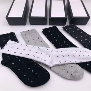 Designer Men Women chaussettes 5 paires Luxury Cotton Sports Lettre en maille entièrement entité Prived Treed Sock High Guality Man Woman With Box