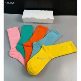 Designer Men Women Socks Brands Luxe katoenen bedrukte borduurwerk sporten herfst winter lange sok voor man mode kleurrijk 5 stks/kavel met doos