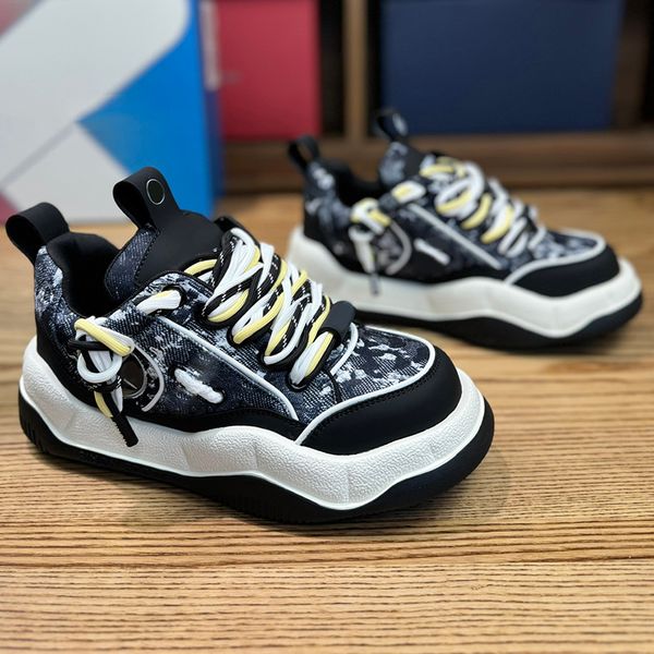 Designer Mens 2024 Couples Sports Chaussures Silk Silk Cuir Brand Womens Fabric High Fréquence Wave Logo Upper TPU FOAM Rubber Rubber Sneakers Sneakers Taille 35-45