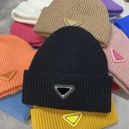 Diseñador para hombre Gorro Sombrero Sombrero de invierno Carta de color sólido Mujer al aire libre Gorros Gorro Hombre Cabeza Cálida Cachemira de punto Gorro de calavera Camionero Sombreros ajustados Sombrero del cubo