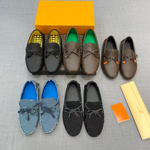 Mocasines de conducción para hombre de diseñador Mocasines de cuero en relieve a cuadros Mocasines Hockenheim Zapato casual a cuadros Zapatos de conducción planos sin cordones hechos a mano italianos de lujo para hombre