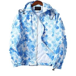 Designer Mens Jacket Spring Autumn Windrunner Fashion Hooded Sports Breaker Casual Zipper Jackets Clothing 3XL