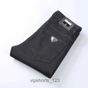 Diseñador Mens Jeans Elasticidad Jean Hombre Pantalones Men y mujeres Pantalones de lujo de mezclilla Pantera de mezclilla Marca de motocicletas Pantalones para hombres 46