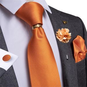 Designer Mens Necktie Orange Solid Tie Mandkerchief Cuffer Biders Set Gift Set Arestary Accessoires de fête de mariage Gravata Brooch Pin Dibangu 240511