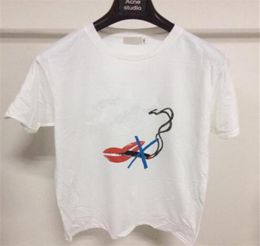 Designer Mens à manches courtes T-shirt Fashion Womens tshirts de haute qualité No Fumer Lèvres lettre Imprimez le cou rond Loose Couples6352246