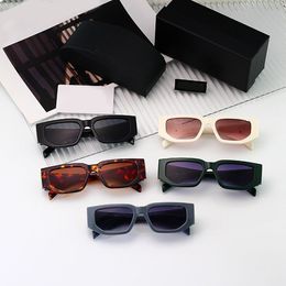 Designer heren zonnebril rechthoekige zonnebril voor vrouwen gemeenschappelijke effen kleur geometrie ontwerp lunette groot frame luxe zonnebril casual driehoek letter PJ067 B23