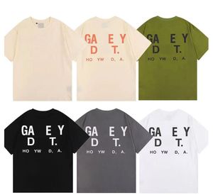 Designer Mens T Shirt femmes Chemises 23 couleurs Chemise décontractée d'été Femmes T-shirts en vrac avec lettres Imprimer Manches courtes Chemise de luxe homme femme
