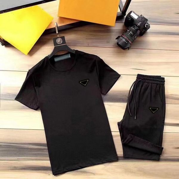 Designers Suisses de survêtement masculins T-shirts shorts en deux pièces Swiptshirts Fashion Mens Tshirts pour femmes