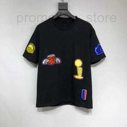 Designer Mens T Shirts Lettre Graphique Tees Broderie Pull Manches Courtes Acquard Tricot Nouveau Aop Jacquard Personnalisé Ras Du Cou Basketball Jersey Jnlarged