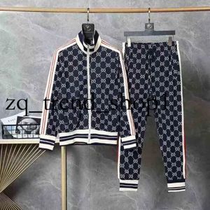 Designer Mens Tracksuits Fashion Tops Femmes Unisexe Tracksuit sets couple Costume de sport de rue Asain Taille 52