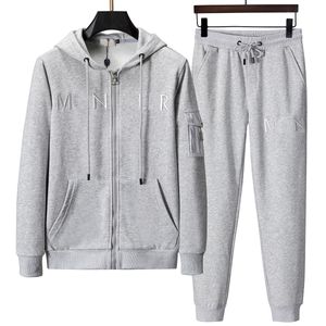 Designer Mens Survêtements Ensembles Jogger Sweatshirts Sport Costume De Sport Hommes Femmes À Manches Courtes Sweat Costumes Pull Designs Sportswear Ensemble Fiess Costumes