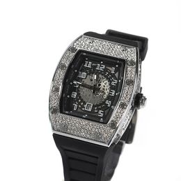 Montre de luxe pour hommes, montre de luxe en diamant noir, montres de sport à Quartz, bracelet en silicone