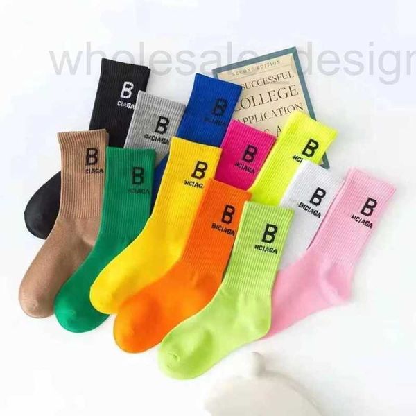 Calcetines de diseñador para hombre y mujer, 8 colores, BB Sports Four Seasons, marca con estampado de letras, calcetín de algodón y tubo medio LH59
