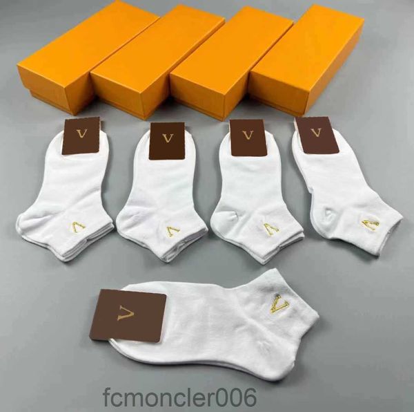 Designer Hommes Femmes Chaussettes Cinq Paires Luxe Sports Winter Mesh Lettre Imprimé Sock Broderie Coton Homme Femme avec boîte F0XR