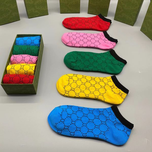 Diseñador para hombre calcetines para mujer cinco pares de deportes de lujo modelos de explosión de primavera y verano calcetines de impresión de letras algodón de alta calidad con caja