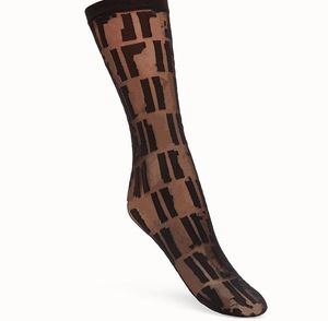 Designer Mesh Chaussettes Bonneterie Bas pour Femmes Marques Dames Sexy Lettre Complète Imprimé Chaussette Bas Bonne Qualité Cadeaux 6 Couleurs Dropship