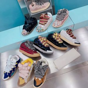 Designer schoenen Luxe Lavin Lederen Curb Sneakers Kleding Schoenen Mannen Vrouwen Casual Sneaker Rubber Platform feestschoenen NO362