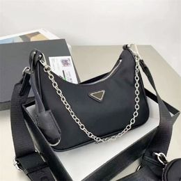 Luxe Pradhandbag Réédition 2000 2005 Sac fourre-tout Safino Femmes Nylon Canva Cross Body Sacs de créateurs Hommes Embrayage Sacs à main Chaîne Pochette Demi-Lune Triangle Sac