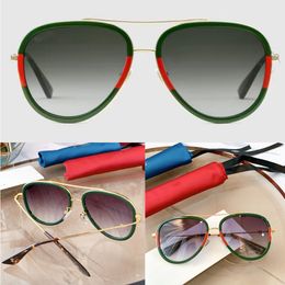 Designer metalen zonnebrillen goud metaal met groen rood webframe groene gearceerde lens 100% UVA/UVB -bescherming luxe zonnebrillen 0062