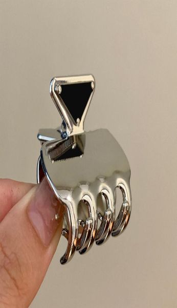 Diseñador Metal Triángulo Grab Clips Pinzas para el cabello Clip de cola de caballo alta Temperamento Tocado Barrettes Whole1308029