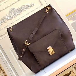 Designer Metis Hobo bag Embossing flower pochette Femmes Sac à main Messenger Sacs en cuir véritable Luxurys noir Womens Shoulder Crossbody y1ZV #